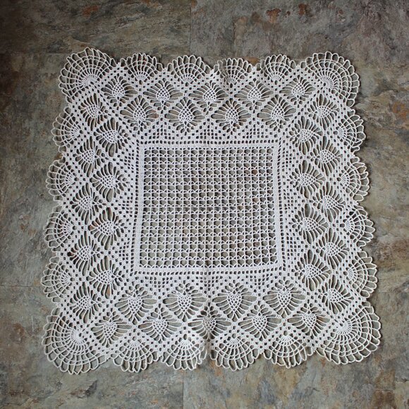 Vintage Crochet Doily, Table Topper Size - 24" x 24", Excellent Condition - Picture 1 of 1